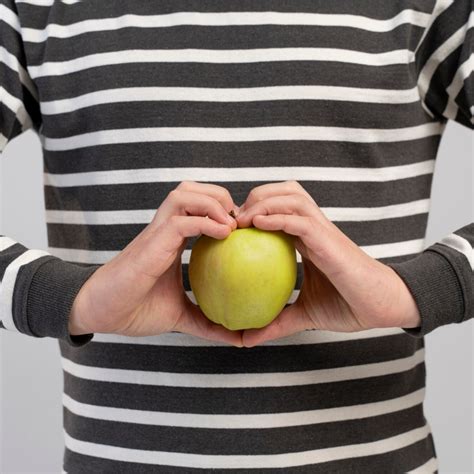 Does Kiwi Help With Constipation? Benefits & How It Works