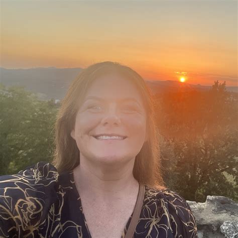 Erin - Maths teacher - ₹6594/h