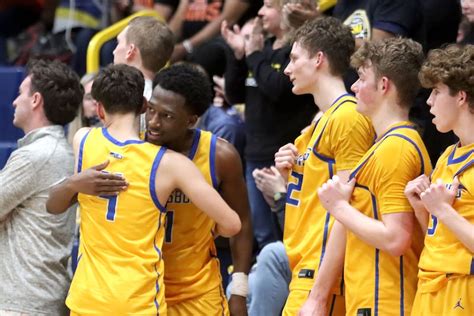 Journey ends for Jarrel Albea, Johnsburg in loss to Peoria Manual ...