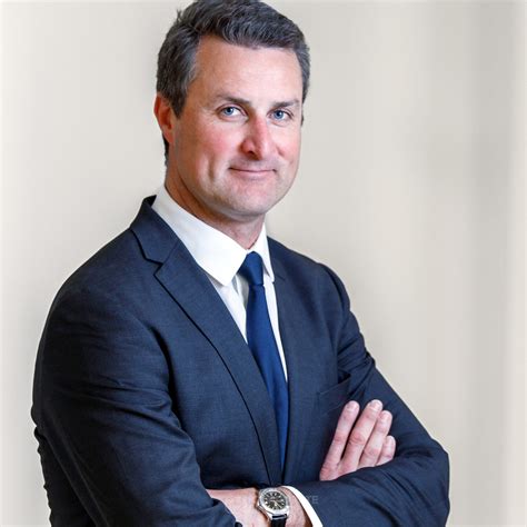 Business Person Headshot 的图像结果