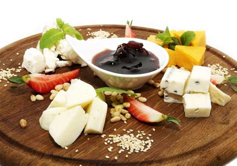 4 Unhealthy Foods That Can Whiten Your Teeth