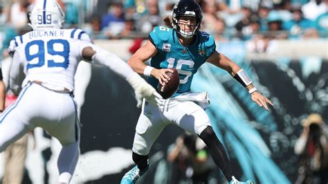 Trevor Lawrence to have testing on knee, says he feels OK - ESPN