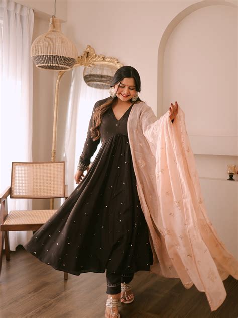 Radhika Bhardwaj in Zaniyah - The Black Anarkali Set – mansinagdev