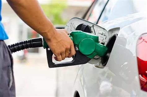 Delhi's old car no fuel policy to kick in soon, most fuel stations get ...