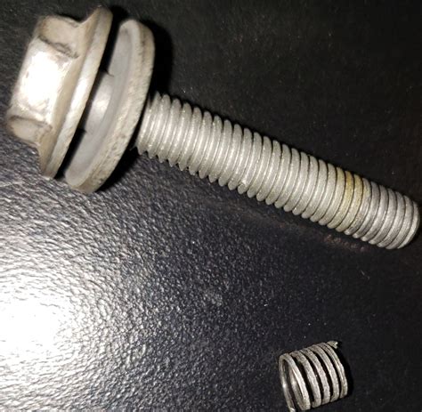 Urgent help needed: stripped bolt hole of valve cover | Toyota Forum