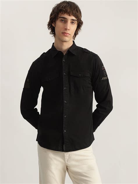 Shop Iconic Men Black Solid Spread Collar Full Sleeves Shirt Online ...