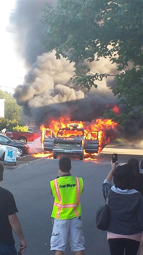 Van catches fire in Fred Meyer parking lot (Tigard) : r/Portland