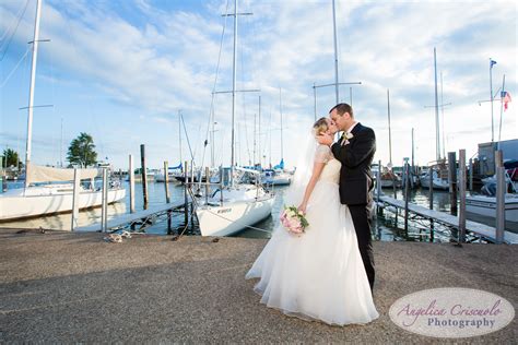 Buffalo Yacht Club Venue Info on Wedding Maps