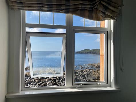 THE PARIS HOTEL (Coverack) - Guesthouse Reviews, Photos, Rate ...