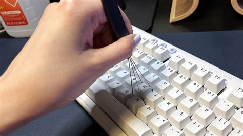 How to Clean Wireless Keyboard 的图像结果