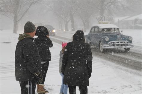 Menorah-topped cars parade through Cleveland eastern suburbs ...