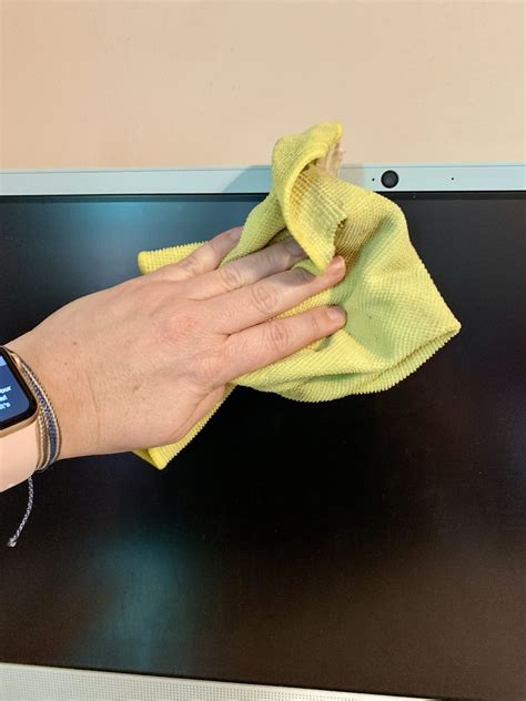 How to Clean Your Screen 的图像结果