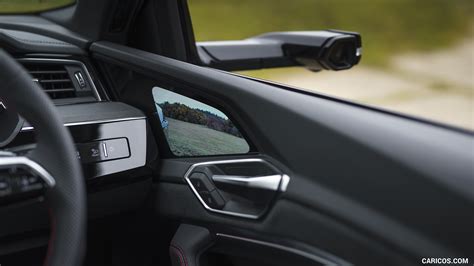 Audi Q8 Sportback e-tron (UK-Spec) | 2024MY | Digital Side-View Mirror