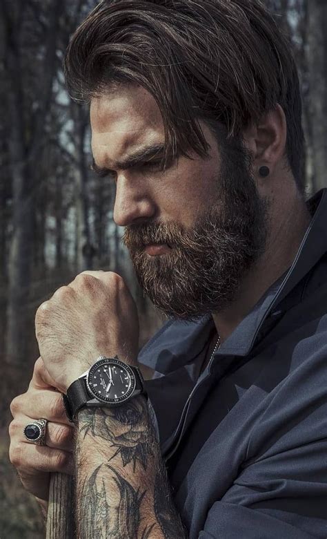 10 Attractive and Trendy Full Beard Styles for Men