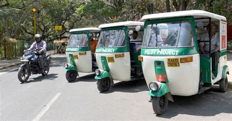 A new solar rickshaw offers freedom from fumes