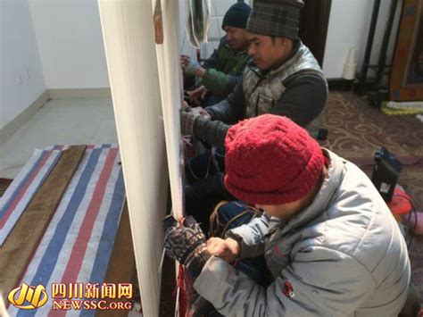 红原牧民办藏毯合作社带回传统技艺 尼泊尔匠人来打工 藏地阳光新闻网