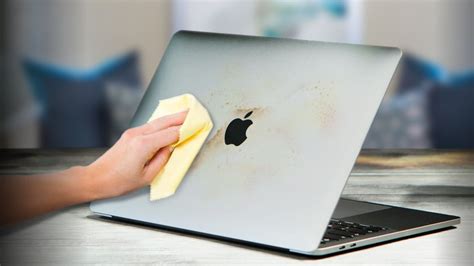 Clean MacBook Pro 2012 Inside 的图像结果
