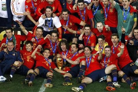 西班牙足球巨星辈出，为什么才获得一次世界杯冠军？