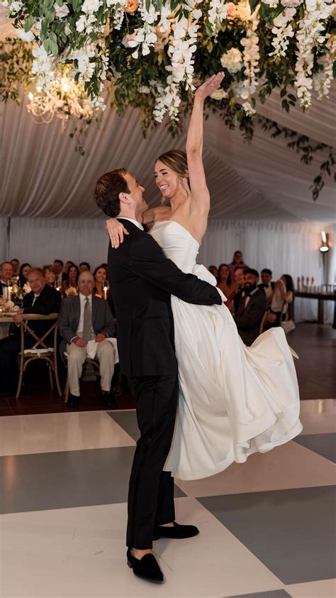 A Garden Wedding In Miami With A Tropical Flare - Carolina Guzik ...