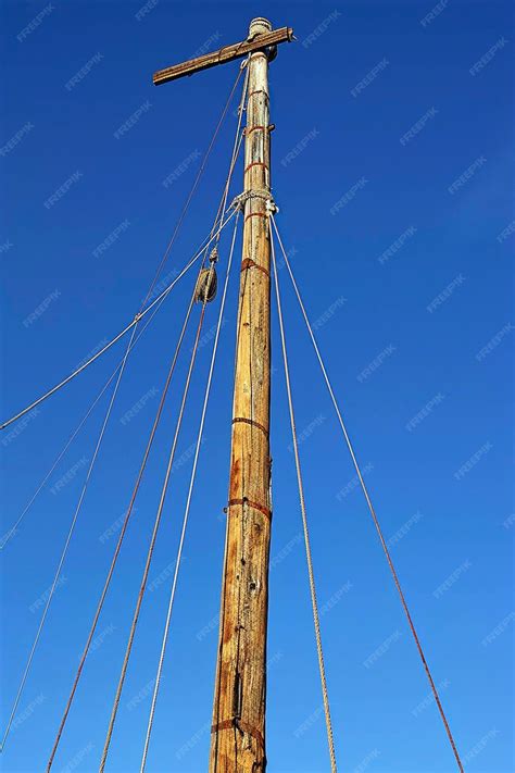 Premium Photo | Mast of a Sailing Ship in the Ocean