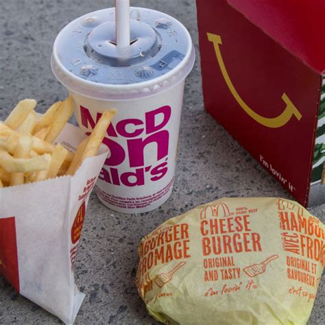 Disneyland Paris Sets Dates for Frozen Land & New Park - Parade