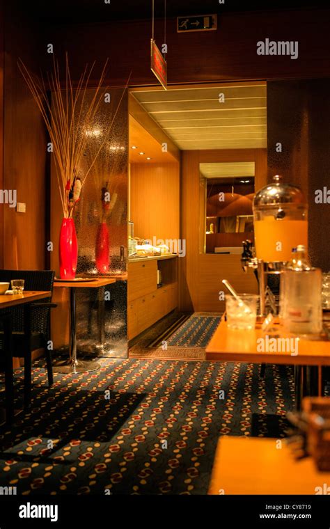 Upmarket Restaurant 的图像结果