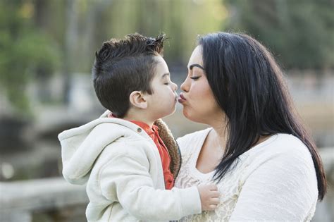 Benefits Of Kissing Your Baby - Infoupdate.org