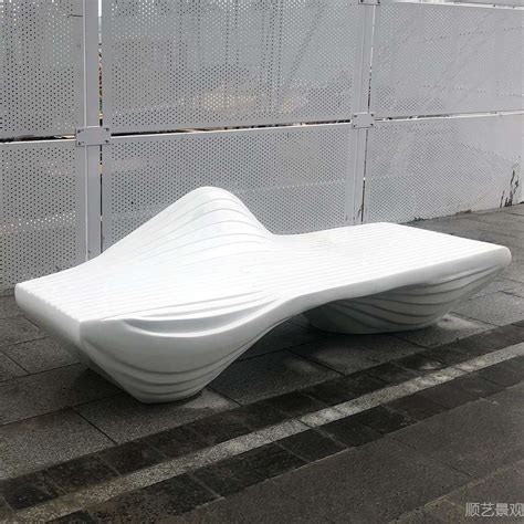 商场彩色玻璃钢长条异形坐凳创意景观休闲椅_玻璃钢坐凳 - 欧迪雅凡家具