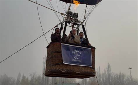 Omar Abdullah's anxious hot air balloon ride, and a mishap involving father
