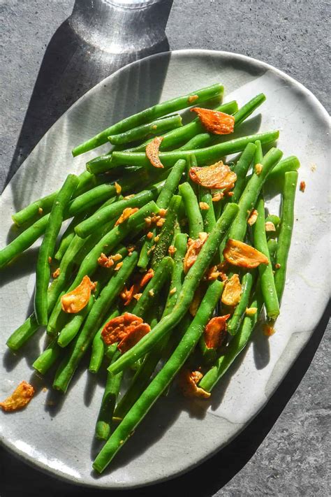 Low FODMAP garlic green beans - George Eats
