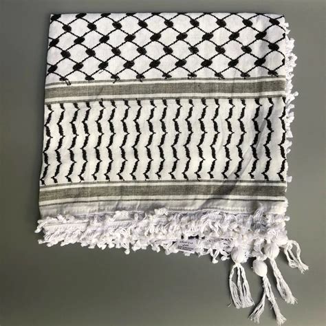 Palestinian keffiyeh Keffiyeh Scarf Made in Palestine Authentic India ...