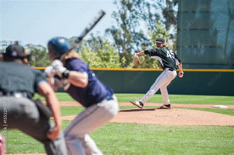 Pitcher Becomes Set Baseball 的图像结果