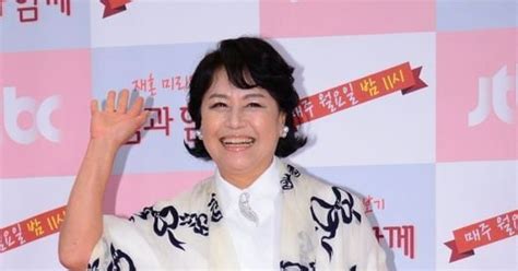 Park Won-sook consoles Yubaka after son's sudden death on KBS show ...