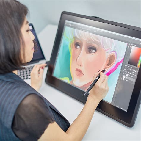 Wacom Cintiq 22_DTK-2260/K0-CX Creative Pen Tablet with Vibrant HD Dis ...