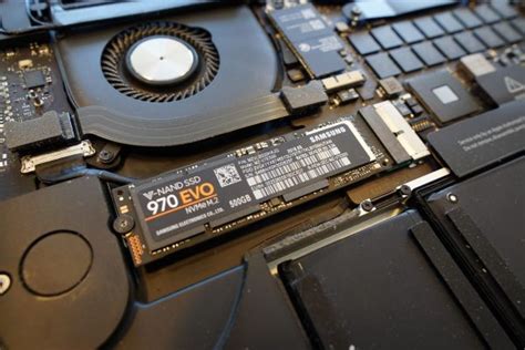 [開箱]MBPR 15 速度2倍提升，自己動手更換三星970EVO PCIe 硬碟 - Mobile01