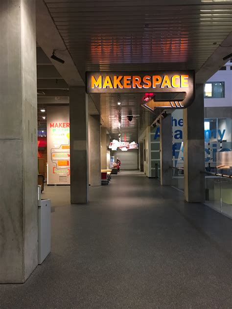 Science Center 的图像结果