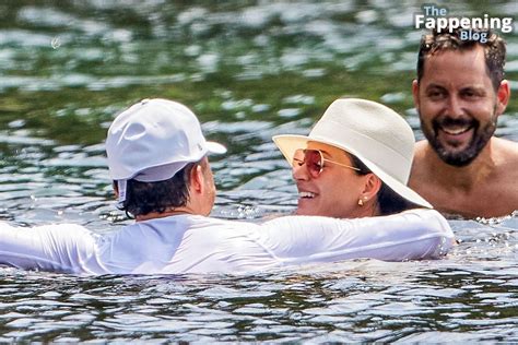 Katy Perry & Orlando Bloom Pack the PDA in the French Sunshine on Their Family Holiday in St ...