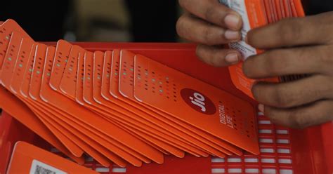 Reliance Jio may start issuing mobile numbers starting with 6: Report