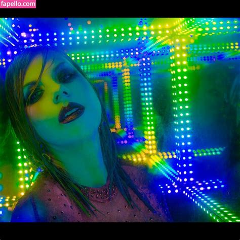 Jodie Sweetin nude photo #0013