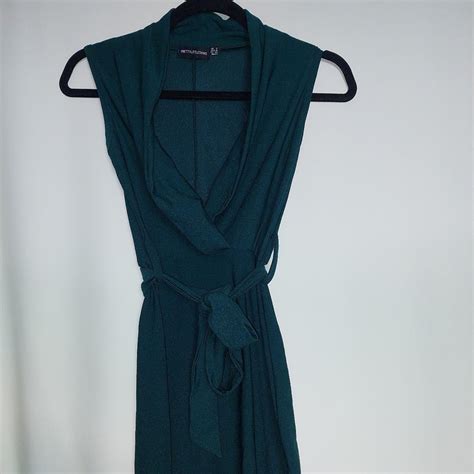 PrettyLittleThing Women's Green Dress | Depop