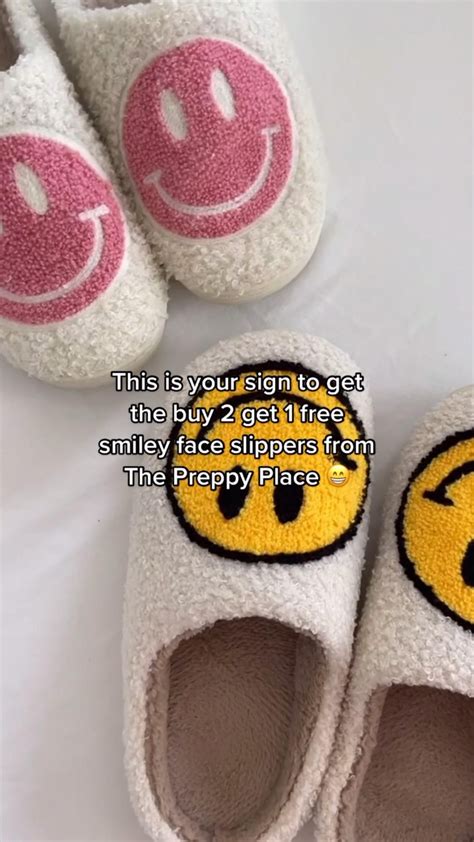 Preppy aesthetic smiley face slippers – Artofit