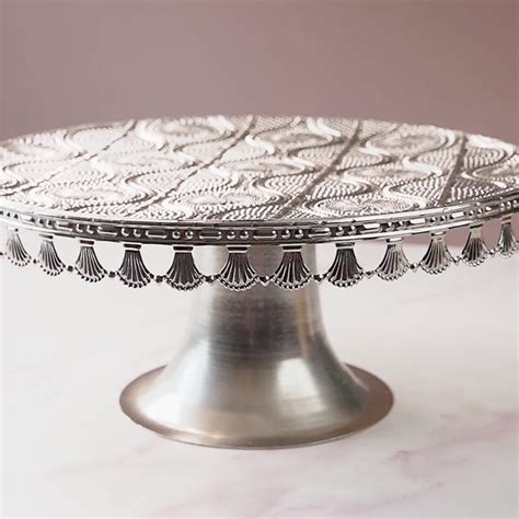 Silver Metal Decorative Round Cake Stand Online | Nestasia