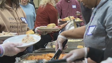 Wayside Christian serves meals to homeless on Thanksgiving | whas11.com