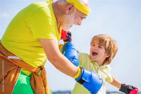 Boy Boxing 的图像结果