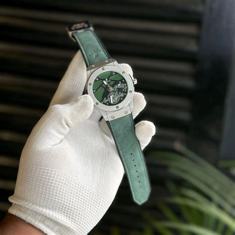 Most Demanded Analog Quartz Movement Watch With High Quality Strap Best ...
