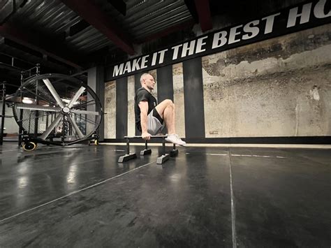 L Sit: in 3 progressions to your first hold | Heavyweight Calisthenics