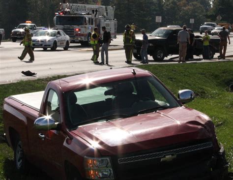 Friday crash near Waterloo Applebee's - Republic-Times | News