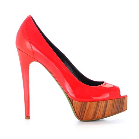 Red Shoes 的图像结果