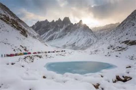 Himachal: March snowfall boosts Solang Valley tourism