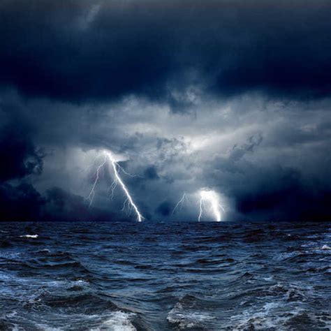 风雨如磐海的闪电-macw图库素材